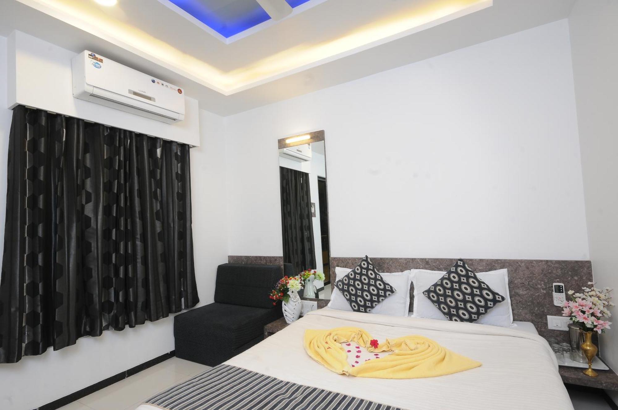 Hotel Vyankatesh & Pure Veg Restaurant Mahābaleshwar Exterior foto
