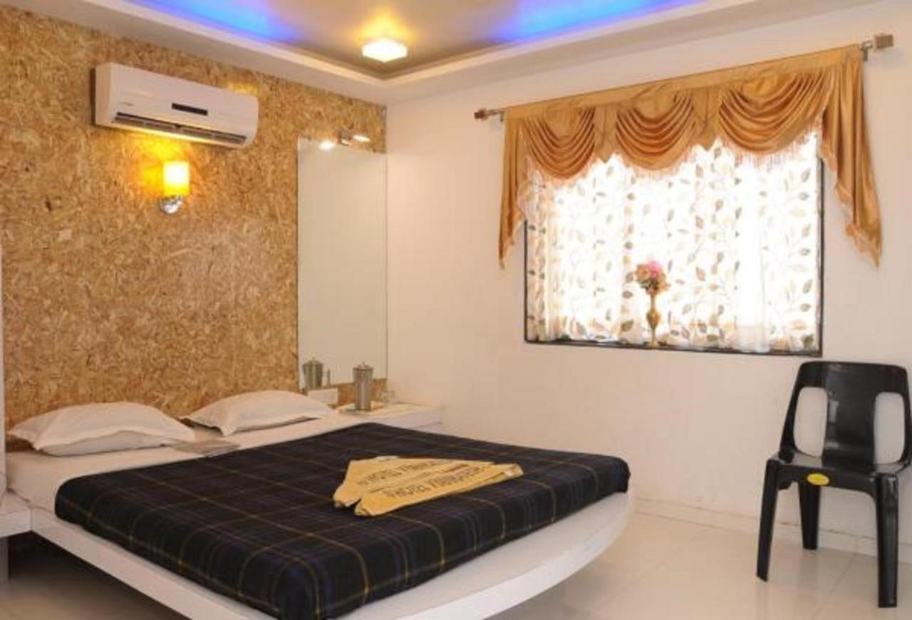 Hotel Vyankatesh & Pure Veg Restaurant Mahābaleshwar Exterior foto
